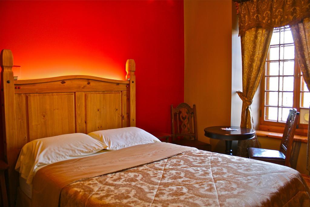 Manoir Ramezay Hotel Marieville Ruang foto