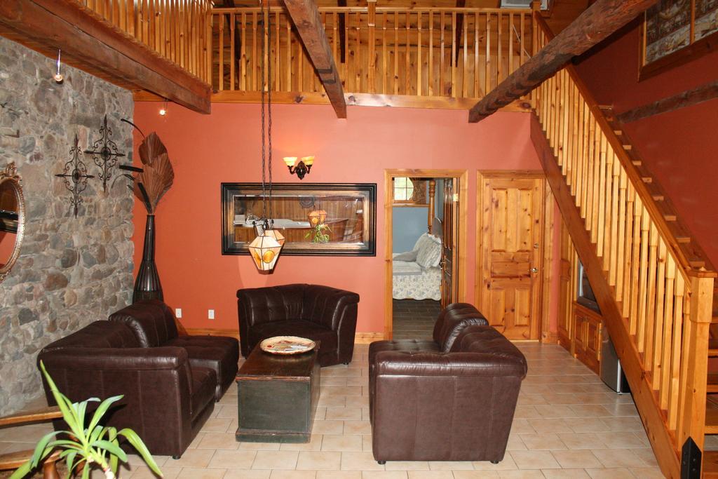Manoir Ramezay Hotel Marieville Ruang foto