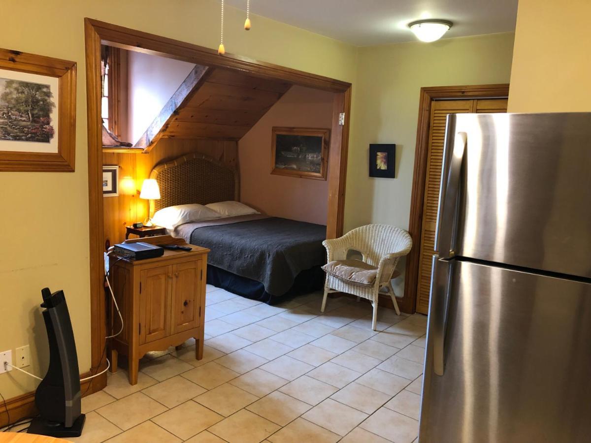 Manoir Ramezay Hotel Marieville Bagian luar foto
